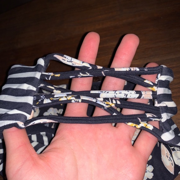 🌊BillaBong Reversible Bikini Bottom - Picture 7 of 7